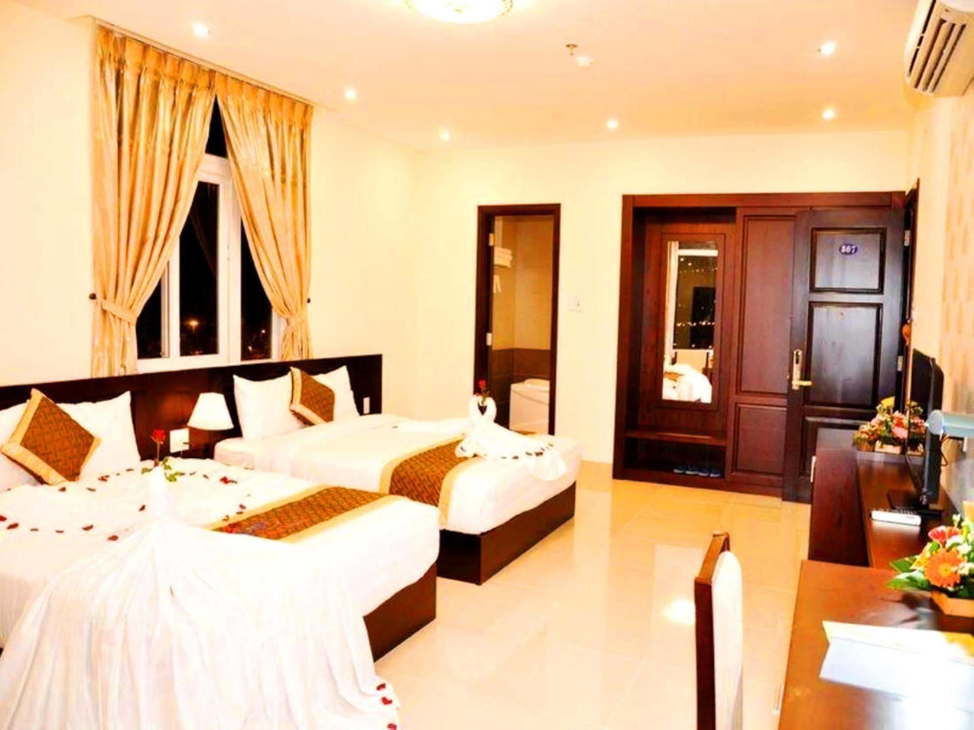 Gia Linh Hotel Дананг Экстерьер фото